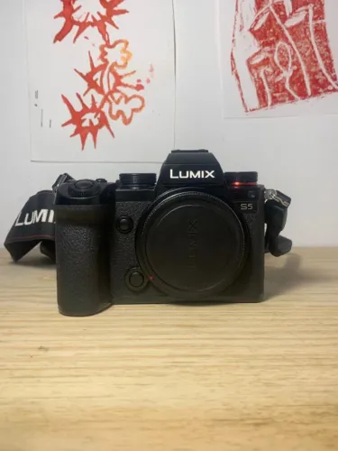 Câmera Panasonic Lumix s5 Semi-Nova (3735 Cliques e 0 avarias) + Bolsa + Cage