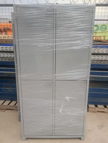 Armário de 4 portas