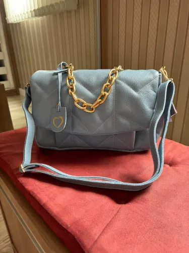 Bolsa couro legítimo NOVA Fernanda Gregorin azul bebê 