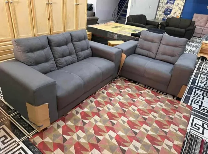 Sofá Novo Encosto Almofadado na Promoção 