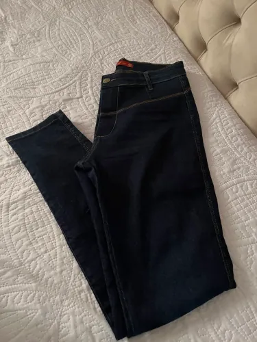 Calça skinny feminina 