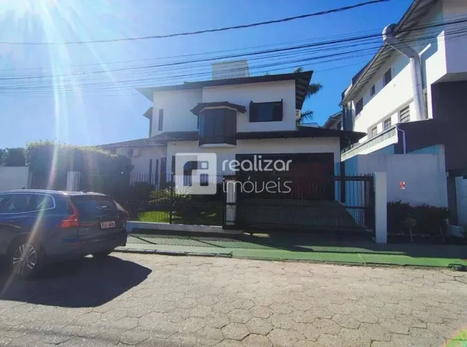 Casa comercial ou residencial com 3 quartos no Bairro Córrego Grande em Florianópolis