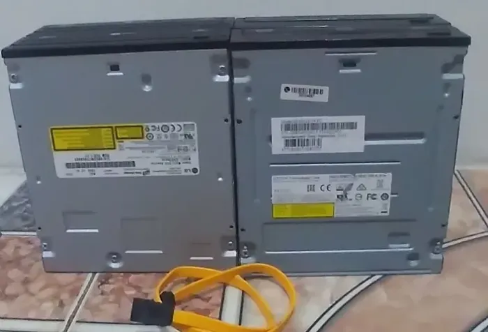 Gravador E Leitor De Cd E Dvd - Sata. R$ 10 cada