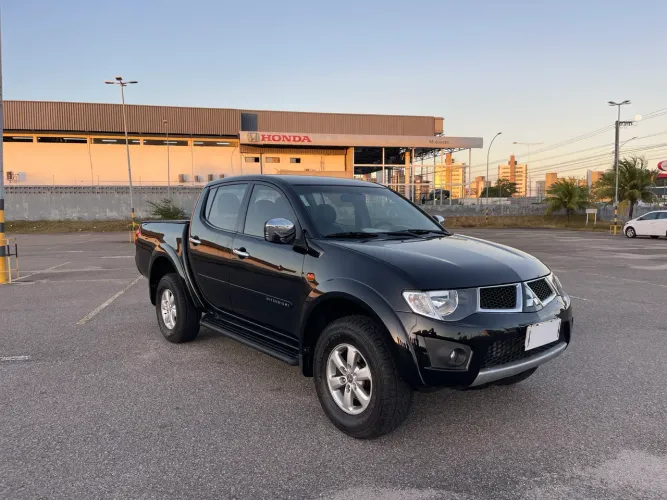 Mitsubishi TRITON HPE 2.4 CD 4X4 TB Diesel Aut. 2012