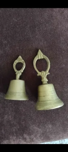 Par de sinos decorativos em metal