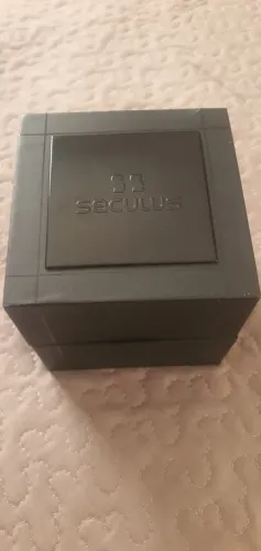 Vende-se troco em celular Relógio Seculus OBS: pra vender rapidinho.
