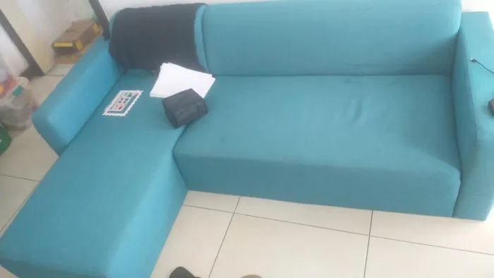 Sofá de canto azul turquesa