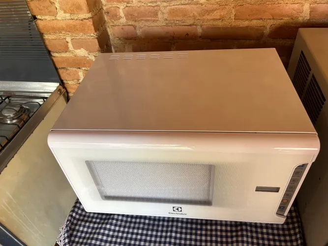 Microondas Electrolux 31L Branco