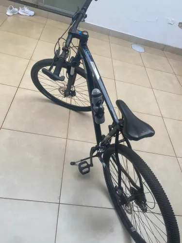 Bicicleta 29 usada somente umas três vezes