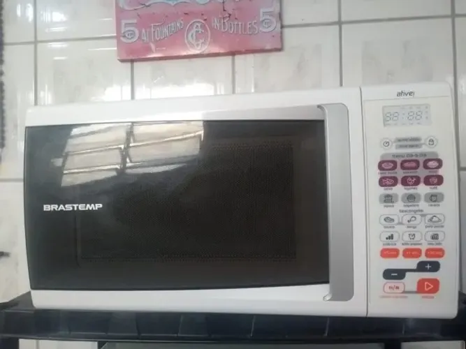  Micro ondas BRASTEMP 30 LITROS com garantia de três meses
