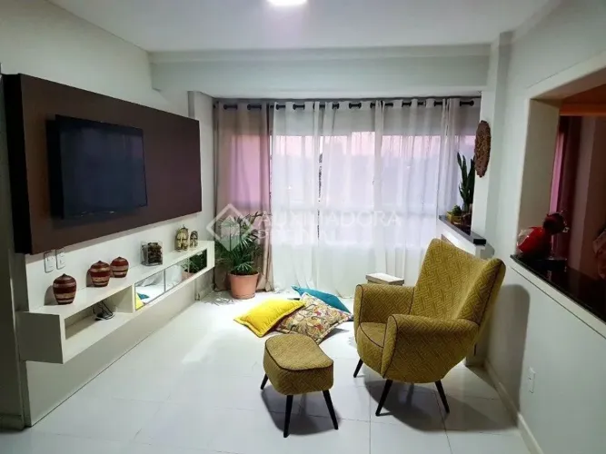 Cobertura duplex, à venda semimobiliada, com jacuzzi, num dos melhores bairros de Canoas, 