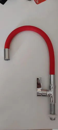 Torneira bica movel jato linear