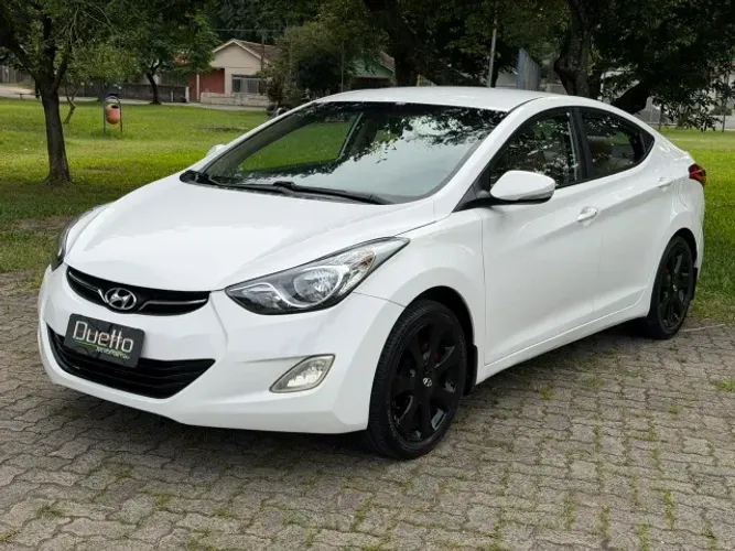 Hyundai Elantra GLS 1.8 16V Aut. 2013