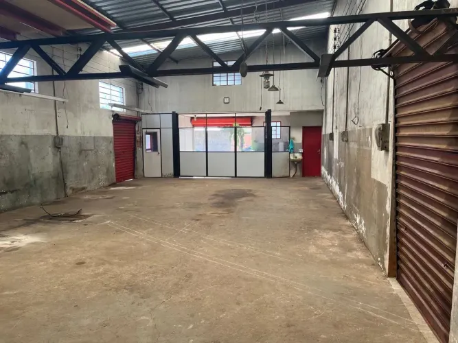 Locação Barracão - 160m² - 2 banheiros - Recanto do Itambé - Franca - SP.