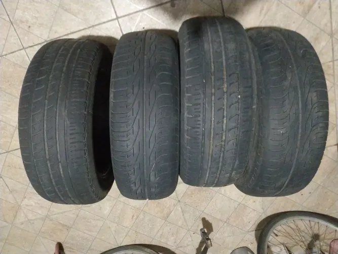 4 pneus 195/60. R 15