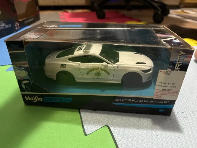 Miniatura Ford Mustang GT 2015 Police escala 1/24