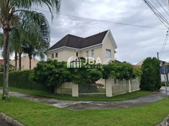 SOBRADO DE ESQUINA EM PINHAIS
