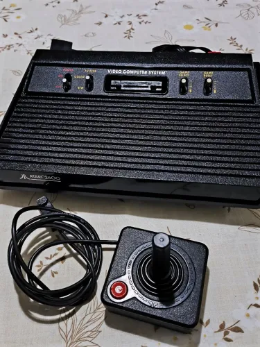 Atari 2600 com AV. Mod