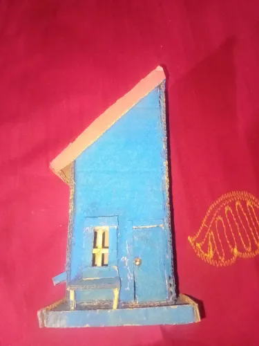 Casinha pequena artesanal*nova*!