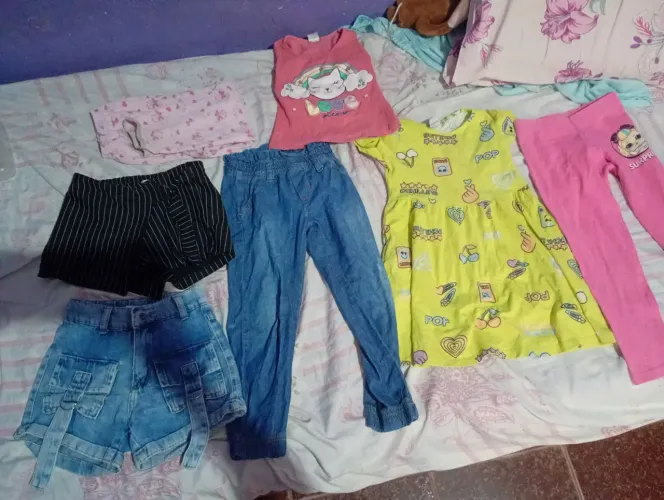 Lote de roupas para crianças de 4 anos