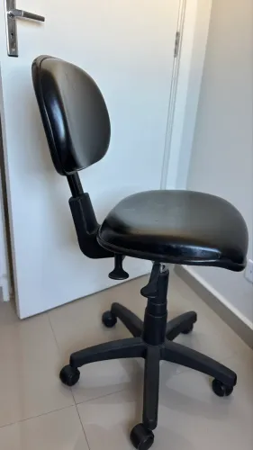 Cadeira ergonômica (AJUSTÁVEL)