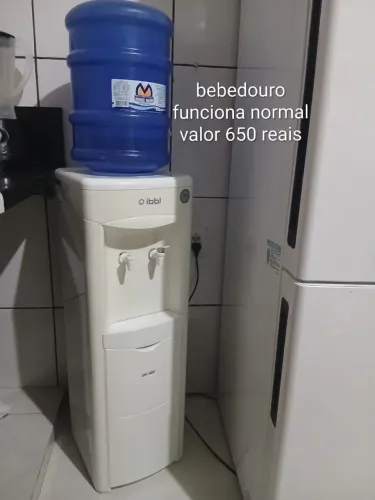 Bebedouro e purificador de água 