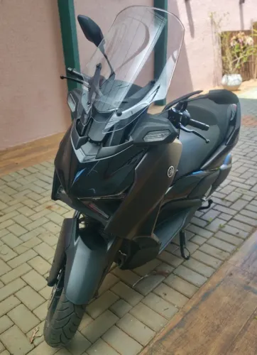 Vendo xmax 300 connected