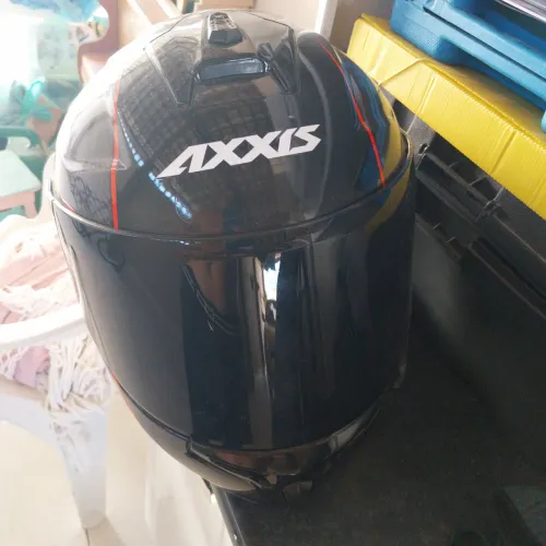 Capacete semi novo