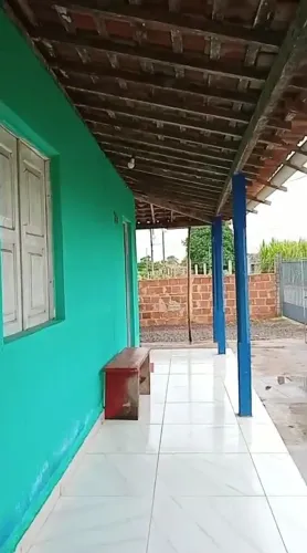 Vende-se casa 4 água com  garagem pra caminhão e carro pequeno toda arrudiada de calçadas 