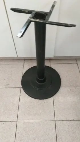 Pé de Mesa de Ferro