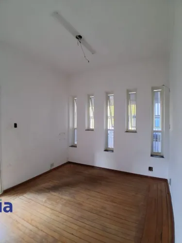 Casa residencial com 3 quartos para alugar, 154m² - Centro