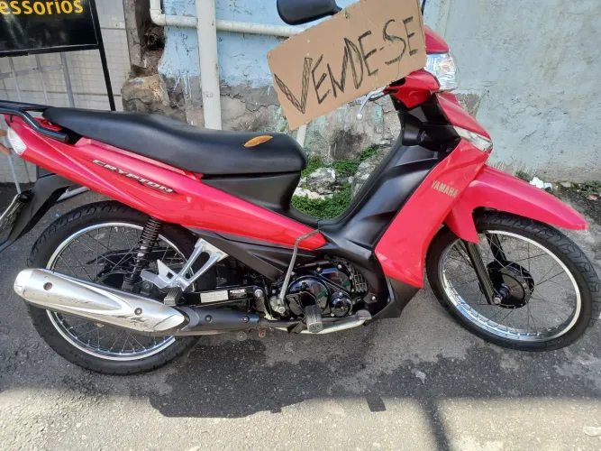 Moto de mulher nova toda