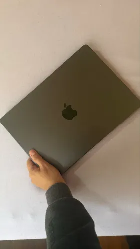 MacBook Pro M3 18GB com garantia