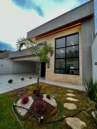 Casa Nova a venda 3 Suítes 215m² com Piscina Aquecida - Parque Anhanguera