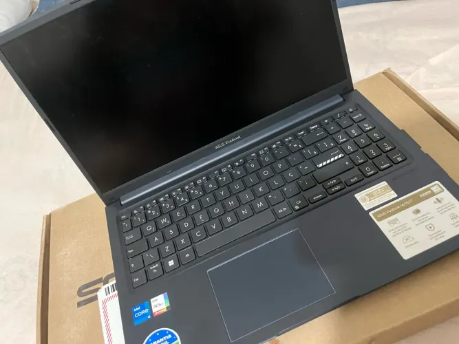 Asus vivobook 15