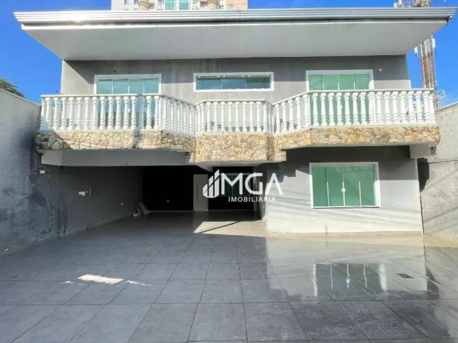Sobrado com 4 dormitórios para alugar, 264 m² por R$ 7.637,00/mês - Jardim Polo Centro - F