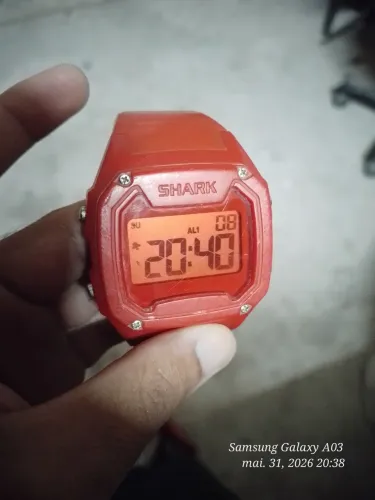 Relógio Shark Red (ler descrição)