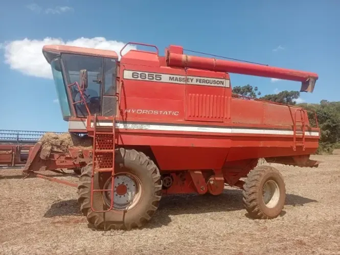 COLHEITADEIRA MF 6855