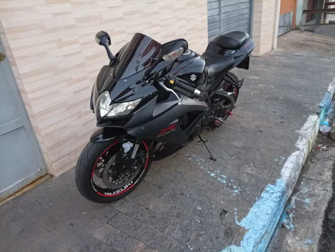 Sred 750 moto top