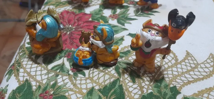 Lote miniaturas vintage anos 90 leões gatos smurfs e mais