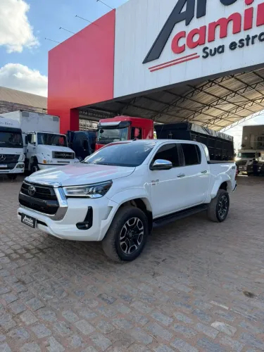 Toyota Hilux CD SRX Plus 4X4 2.8 TDI Die. Aut. 2024
