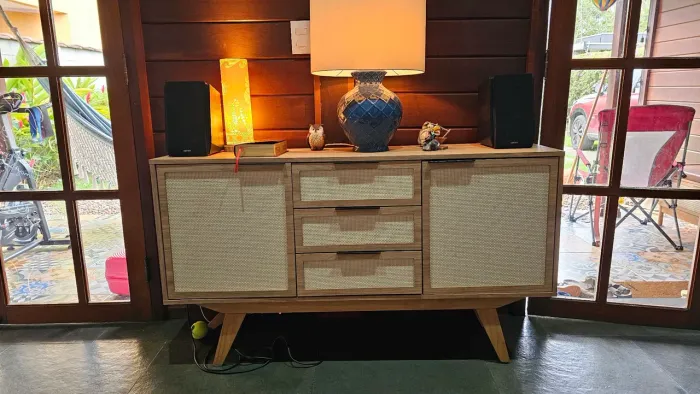 Mesa aparador Casavee com 1 ano de uso, praticamente novo!