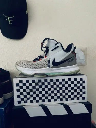 tenis de basquete adidas