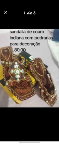 Sandalia indiana em couro com pedrarias 