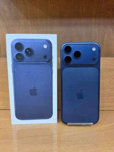 iPhone 17 PRO MAX - 512GB - AZUL - SEMINOVO - Bateria 92% + Carregador, Capinha e Película