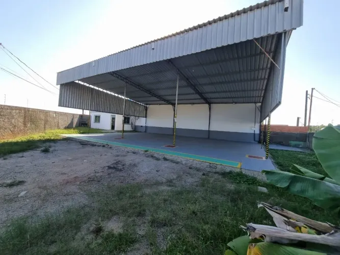 Galpão para aluguel com 600 metros quadrados de terreno em Novo Horizonte - Macaé - RJ.