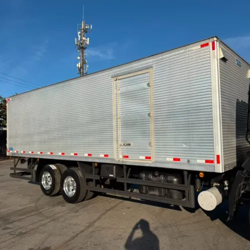 Bau Trucado 8,50M - 2024 Sem detalhes!
