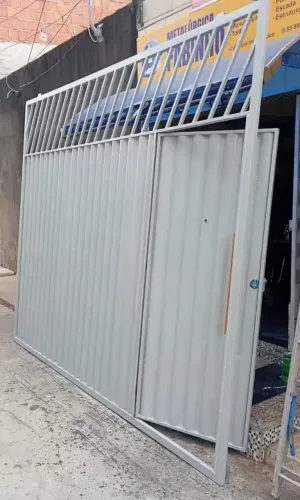 Fábrica o portão sobre medidas galvanizado
