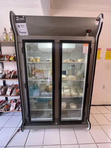 Geladeira fricon semi nova