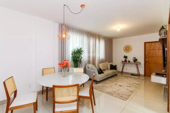 Apartamento à venda no bairro Sagrada Família